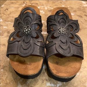 NAOT slip-on Floral Leather Sandal